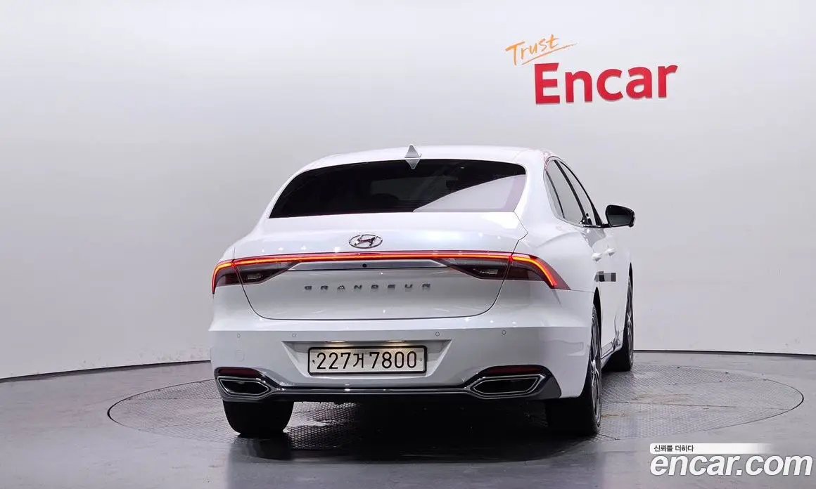 Hyundai Grandeur 2022 2.5 автомат (гидро), фото 3