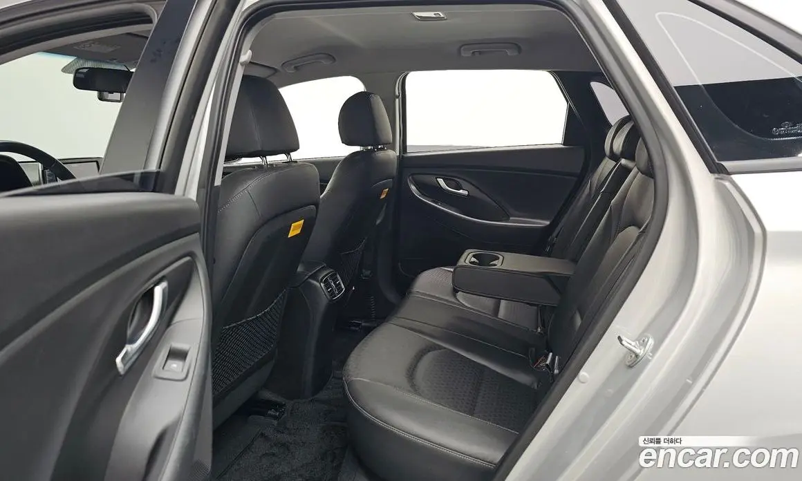 Hyundai i30 2016 1.4 автомат (гидро), фото 15 Hyundai i30 2016 1.4 автомат (гидро), фото 15
