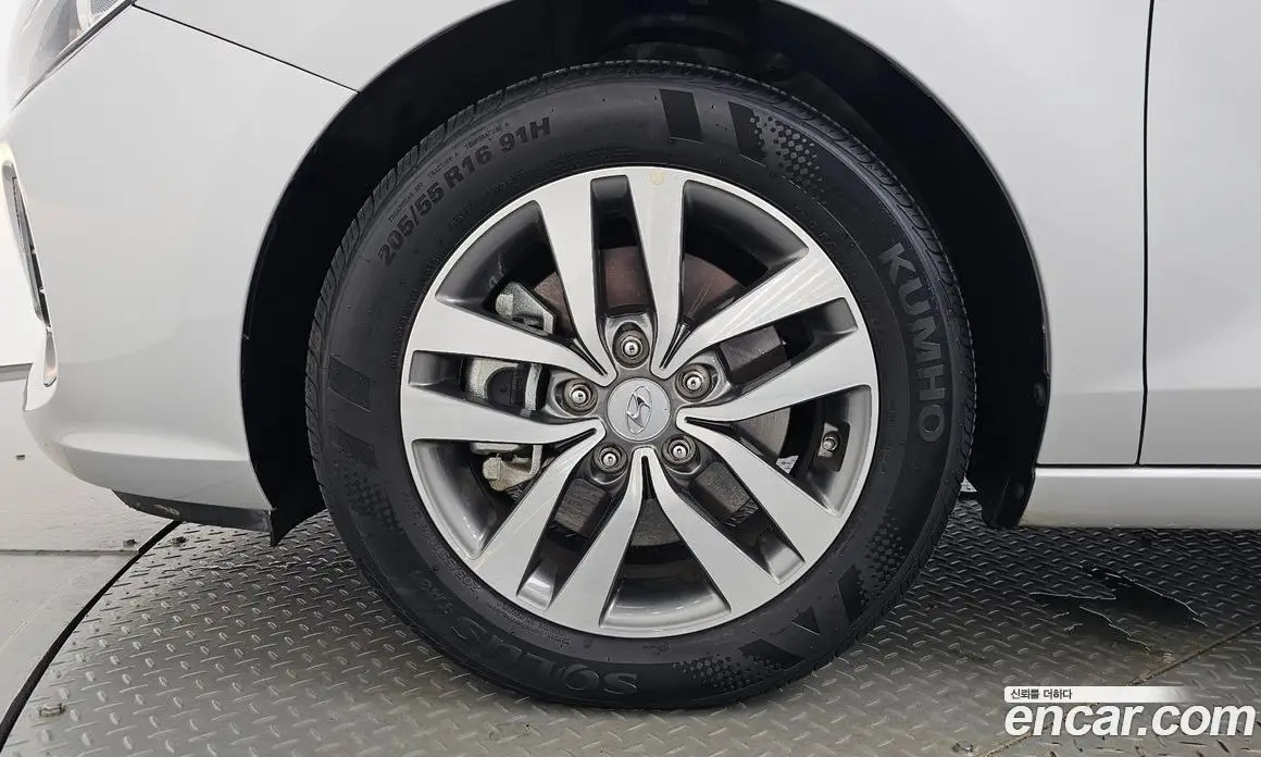 Hyundai i30 2016 1.4 автомат (гидро), фото 4 Hyundai i30 2016 1.4 автомат (гидро), фото 4
