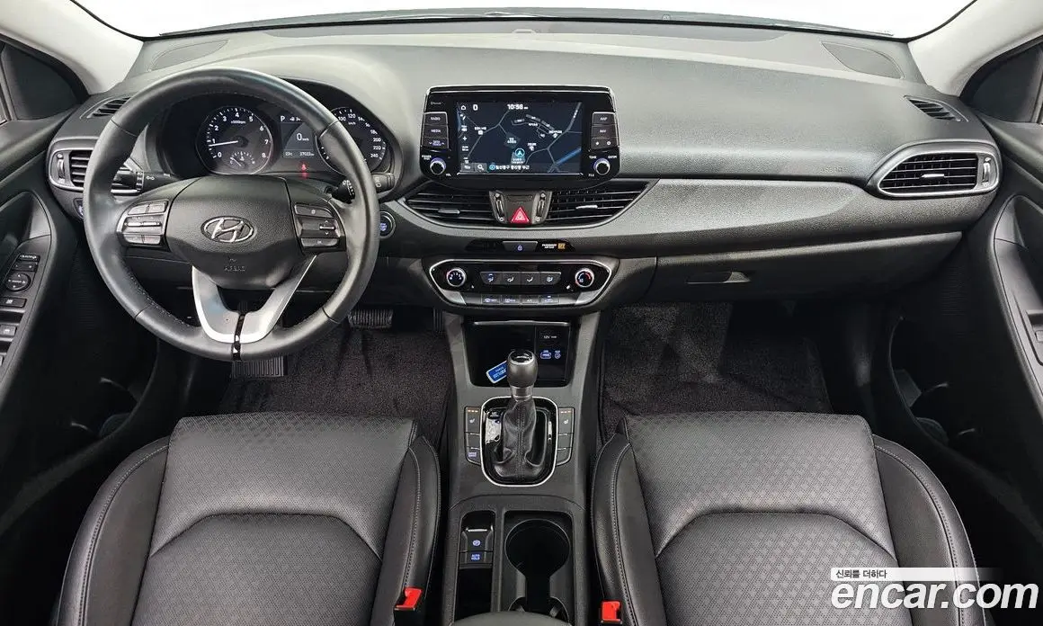 Hyundai i30 2016 1.4 автомат (гидро), фото 9 Hyundai i30 2016 1.4 автомат (гидро), фото 9