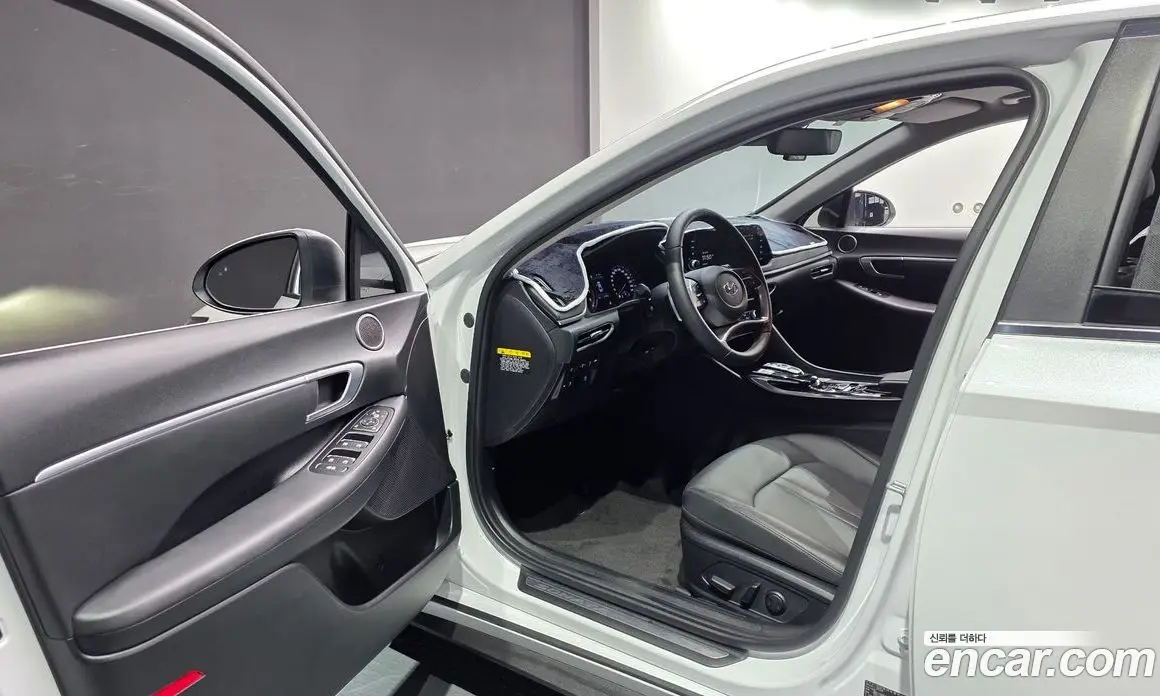 Hyundai Sonata 2019 2.0 автомат (гидро), фото 10 Hyundai Sonata 2019 2.0 автомат (гидро), фото 10