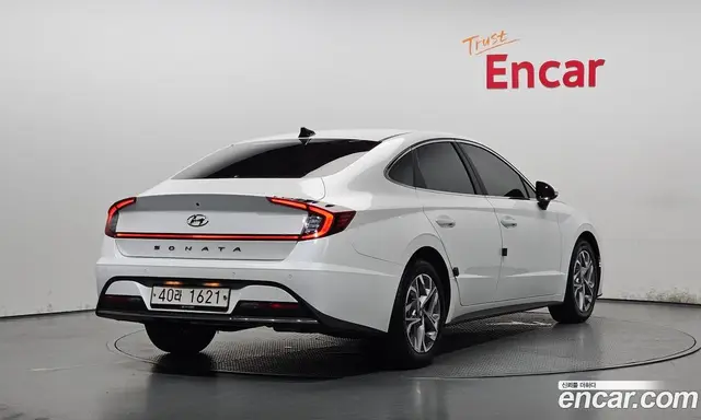 Hyundai Sonata 2019 2.0 автомат (гидро), миниатюра 1 Hyundai Sonata 2019 2.0 автомат (гидро), миниатюра 1