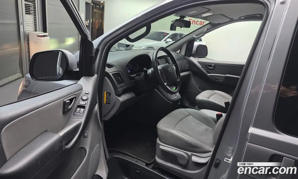 Hyundai Starex 2019 2.5 автомат (гидро), фото 13 Hyundai Starex 2019 2.5 автомат (гидро), фото 13