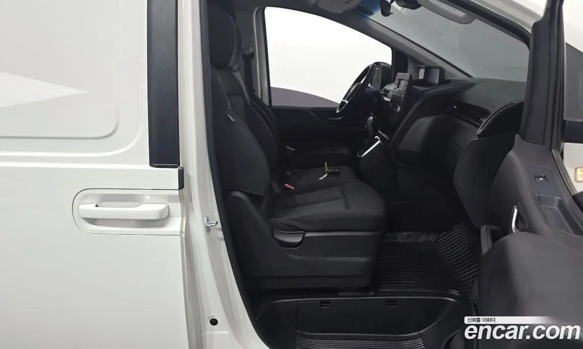 Hyundai Staria 2022 2.2 автомат (гидро), фото 16 Hyundai Staria 2022 2.2 автомат (гидро), фото 16