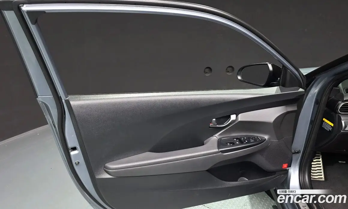 Hyundai Veloster 2018 1.6 автомат (гидро), фото 14 Hyundai Veloster 2018 1.6 автомат (гидро), фото 14