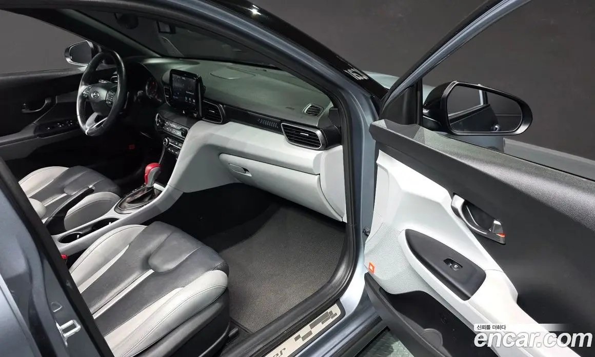 Hyundai Veloster 2018 1.6 автомат (гидро), фото 16 Hyundai Veloster 2018 1.6 автомат (гидро), фото 16