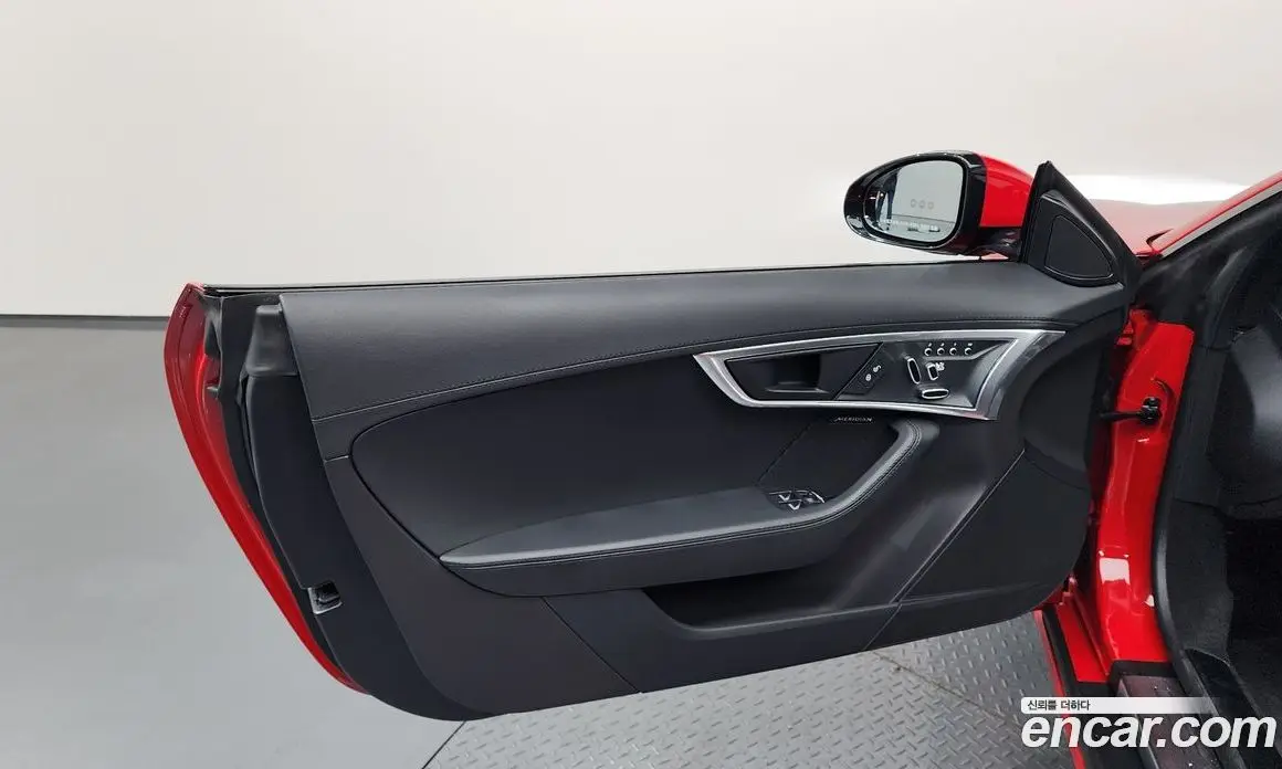 Jaguar F-Type 2020 2.0 автомат (гидро), фото 14 Jaguar F-Type 2020 2.0 автомат (гидро), фото 14