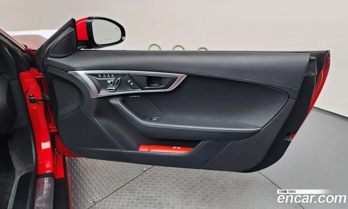 Jaguar F-Type 2020 2.0 автомат (гидро), фото 15 Jaguar F-Type 2020 2.0 автомат (гидро), фото 15
