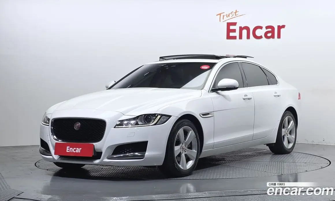 Jaguar XF 2018 2.0 автомат (гидро), фото 1 Jaguar XF 2018 2.0 автомат (гидро), фото 1