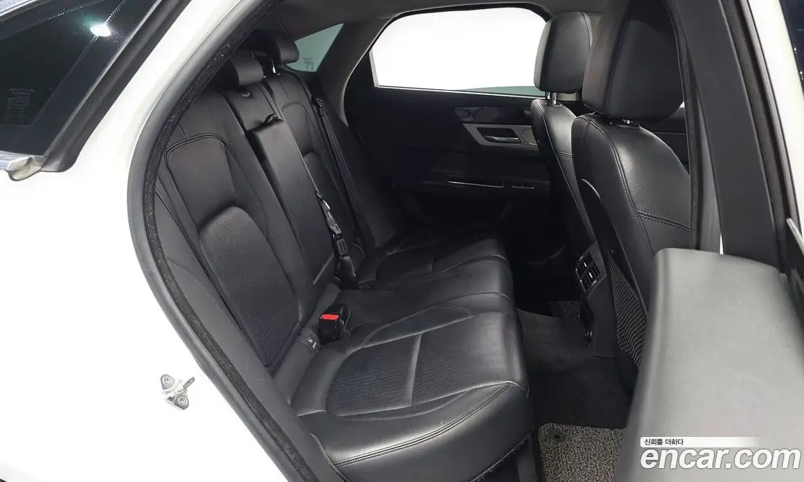 Jaguar XF 2018 2.0 автомат (гидро), фото 11 Jaguar XF 2018 2.0 автомат (гидро), фото 11