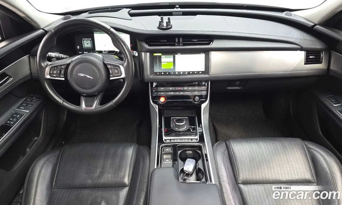 Jaguar XF 2018 2.0 автомат (гидро), фото 7 Jaguar XF 2018 2.0 автомат (гидро), фото 7