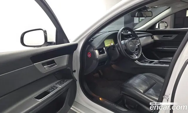 Jaguar XF 2018 2.0 автомат (гидро), миниатюра 10 Jaguar XF 2018 2.0 автомат (гидро), миниатюра 10