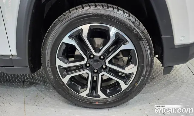 Jeep Compass 2022 2.4 автомат (гидро), миниатюра 5
