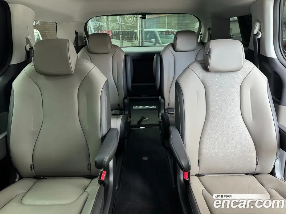 Kia Carnival 2025 2.2 автомат (гидро), фото 13 Kia Carnival 2025 2.2 автомат (гидро), фото 13