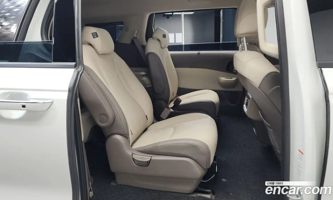 Kia Carnival 2025 2.2 автомат (гидро), фото 17 Kia Carnival 2025 2.2 автомат (гидро), фото 17