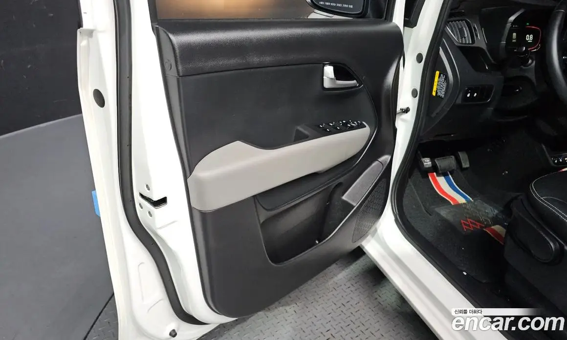 Kia Ray 2023 1.0 автомат (гидро), фото 14