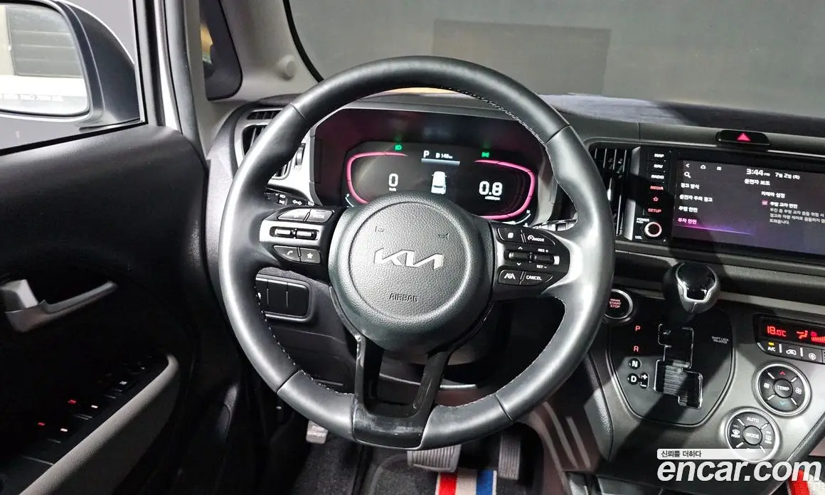 Kia Ray 2023 1.0 автомат (гидро), фото 17