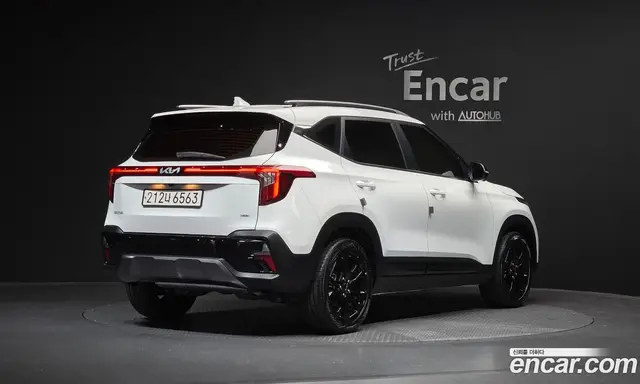 Kia Seltos 2024 1.6 автомат (гидро), миниатюра 1 Kia Seltos 2024 1.6 автомат (гидро), миниатюра 1