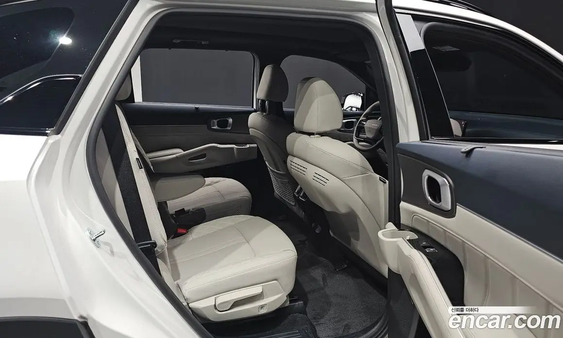 Kia Sorento 2026 1.6 автомат (гидро), фото 15 Kia Sorento 2026 1.6 автомат (гидро), фото 15