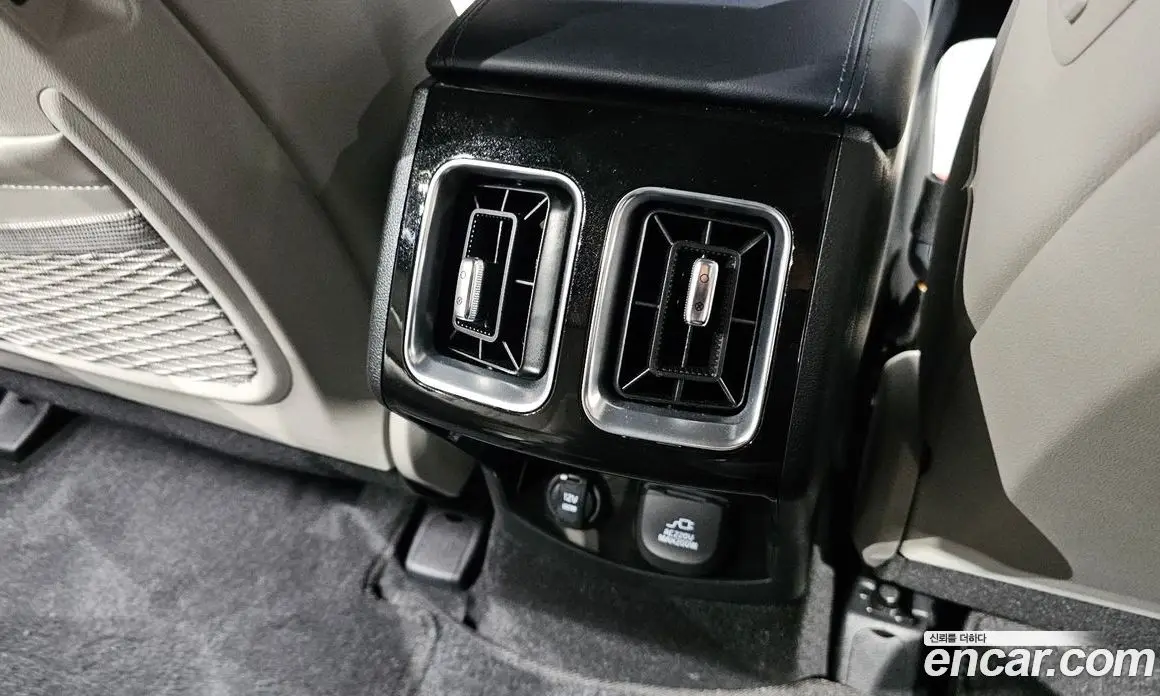 Kia Sorento 2026 1.6 автомат (гидро), фото 30 Kia Sorento 2026 1.6 автомат (гидро), фото 30