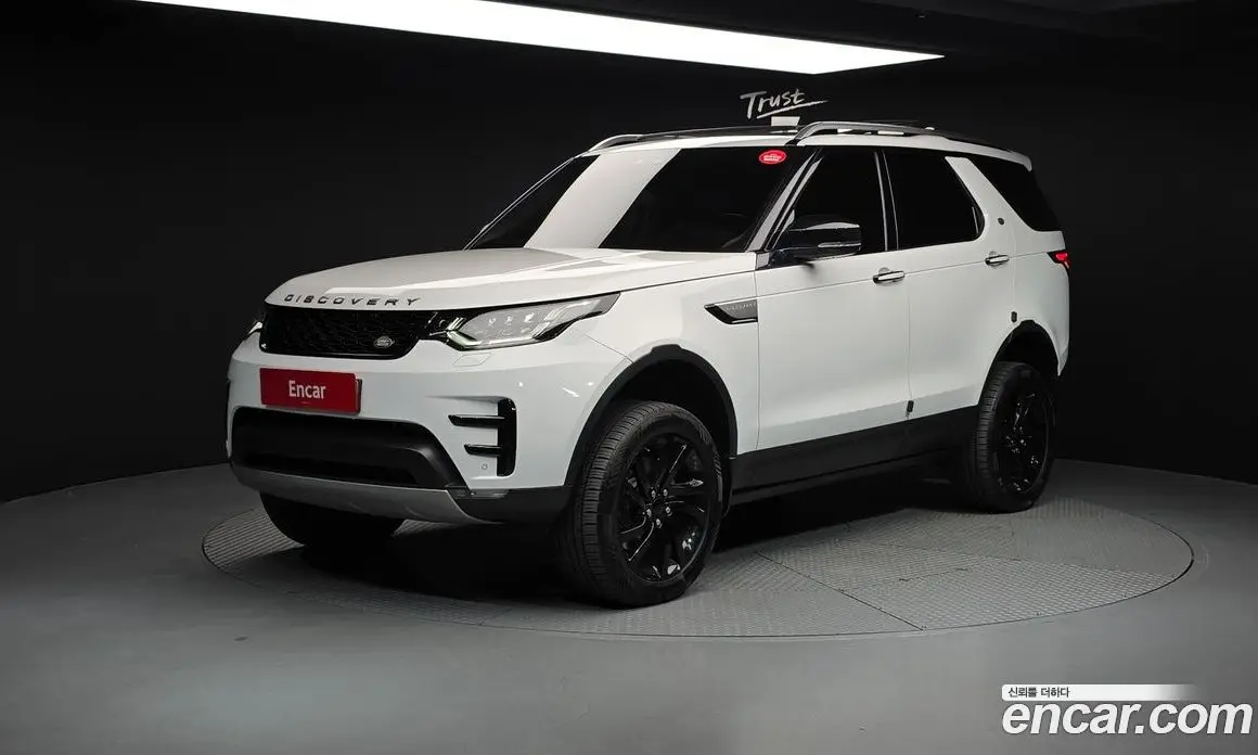Land Rover Discovery 2017 2.0 автомат (гидро), фото 1 Land Rover Discovery 2017 2.0 автомат (гидро), фото 1