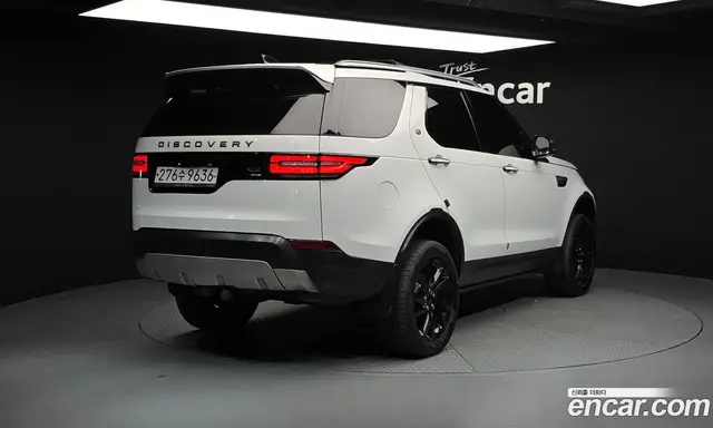 Land Rover Discovery 2017 2.0 автомат (гидро), миниатюра 2 Land Rover Discovery 2017 2.0 автомат (гидро), миниатюра 2