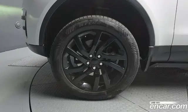 Land Rover Discovery 2017 2.0 автомат (гидро), миниатюра 5 Land Rover Discovery 2017 2.0 автомат (гидро), миниатюра 5