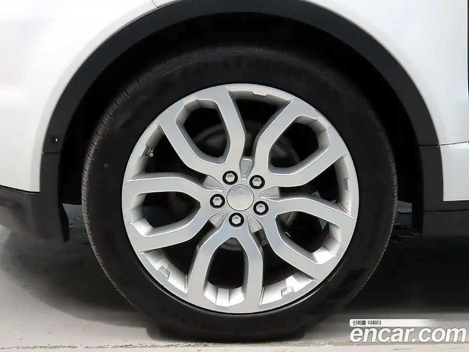 Land Rover Range Rover Evoque 2014 2.2 автомат (гидро), фото 19 Land Rover Range Rover Evoque 2014 2.2 автомат (гидро), фото 19