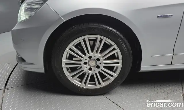 Mercedes-Benz E-Class 2012 3.5 автомат (гидро), миниатюра 5