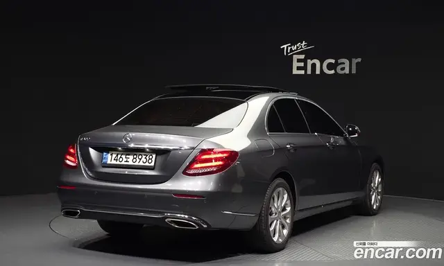 Mercedes-Benz E-Class 2016 2.0 автомат (гидро), миниатюра 2