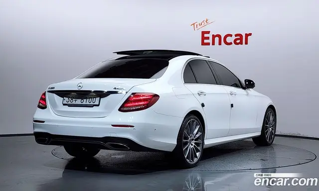 Mercedes-Benz E-Class 2019 2.0 автомат (гидро), миниатюра 2 Mercedes-Benz E-Class 2019 2.0 автомат (гидро), миниатюра 2