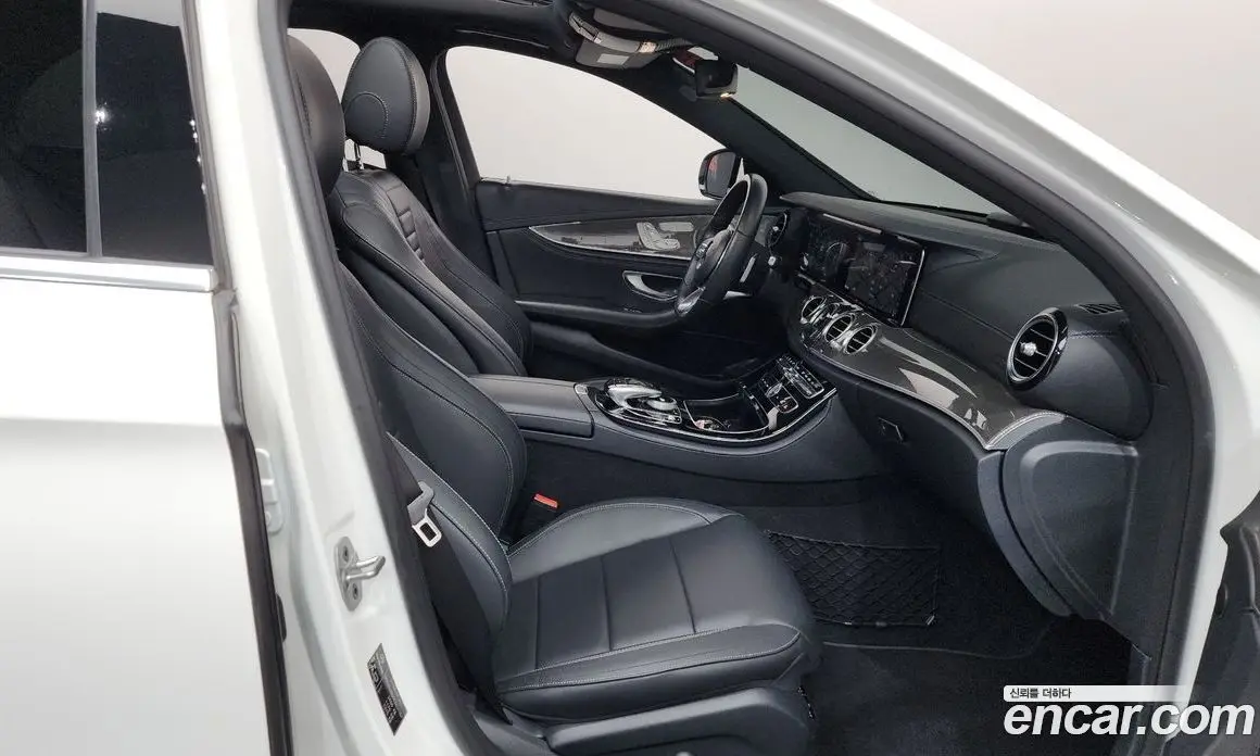 Mercedes-Benz E-Class 2019 2.0 автомат (гидро), фото 16 Mercedes-Benz E-Class 2019 2.0 автомат (гидро), фото 16