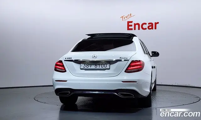 Mercedes-Benz E-Class 2019 2.0 автомат (гидро), миниатюра 4 Mercedes-Benz E-Class 2019 2.0 автомат (гидро), миниатюра 4