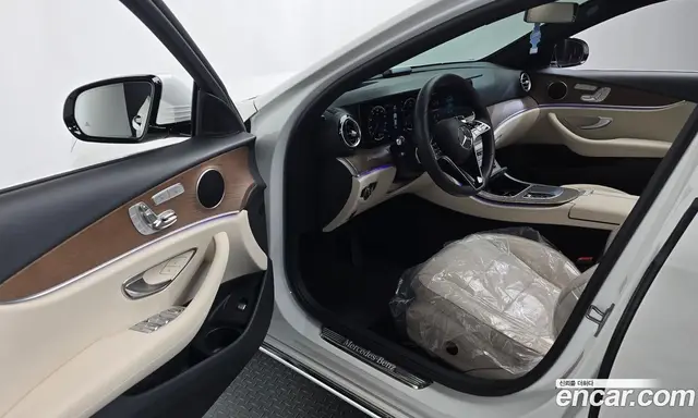 Mercedes-Benz E-Class 2021 2.0 автомат (гидро), миниатюра 12