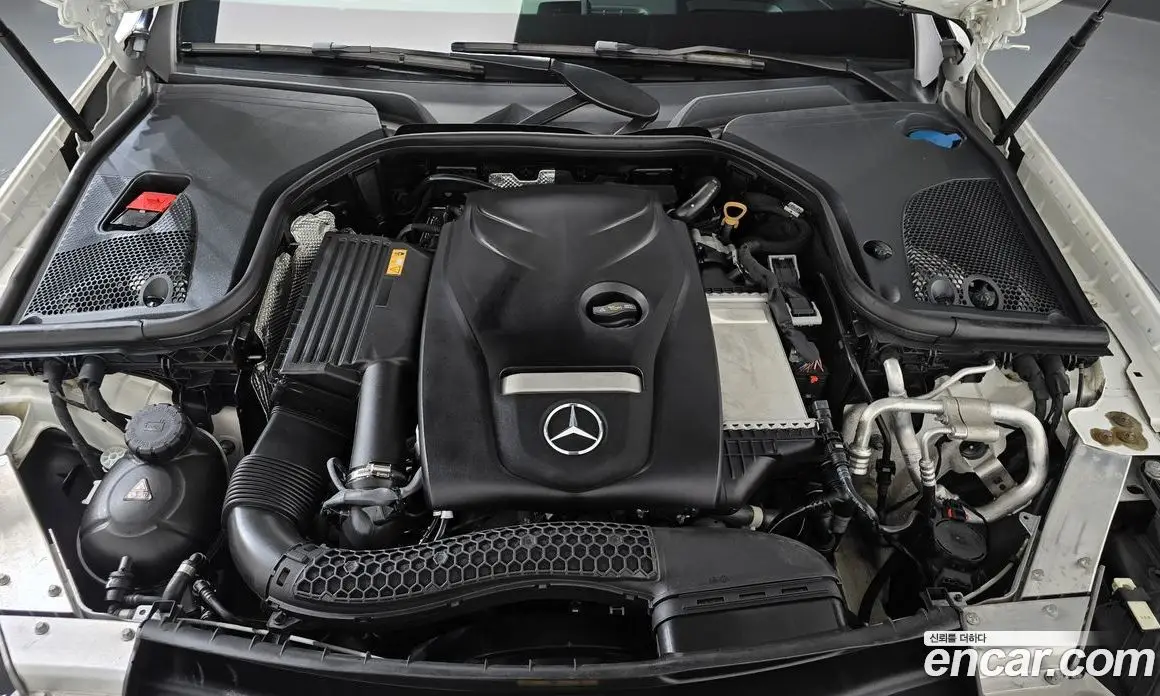 Mercedes-Benz E-Class 2021 2.0 автомат (гидро), фото 5 Mercedes-Benz E-Class 2021 2.0 автомат (гидро), фото 5