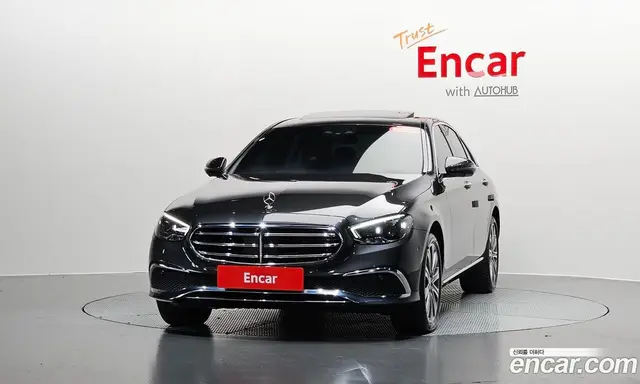 Mercedes-Benz E-Class 2023 2.0 автомат (гидро), миниатюра 2