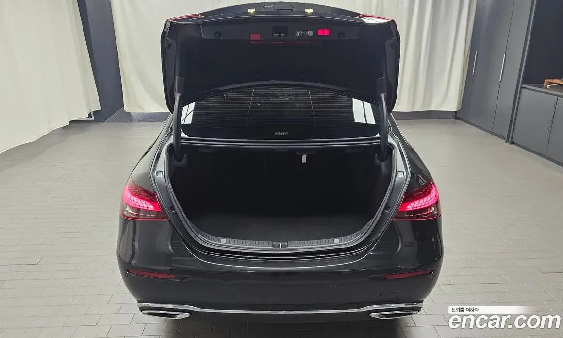 Mercedes-Benz E-Class 2023 2.0 автомат (гидро), фото 21