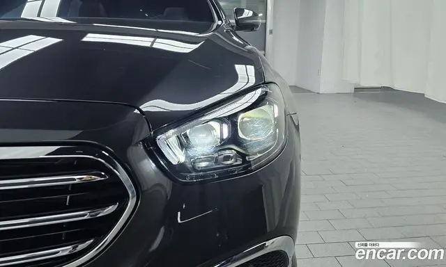 Mercedes-Benz E-Class 2023 2.0 автомат (гидро), миниатюра 7