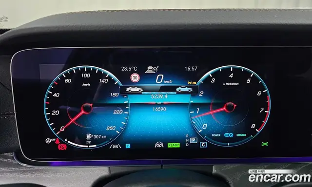 Mercedes-Benz E-Class 2023 2.0 автомат (гидро), миниатюра 10