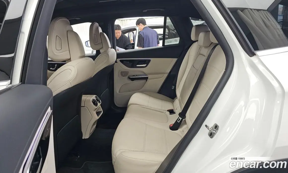 Mercedes-Benz GLC-Class 2024 2.0 автомат (гидро), фото 16