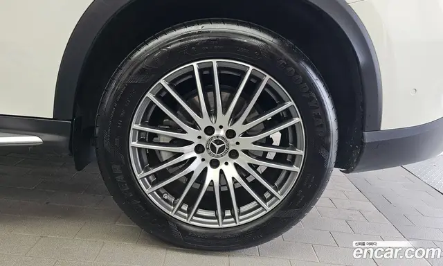Mercedes-Benz GLC-Class 2024 2.0 автомат (гидро), миниатюра 7