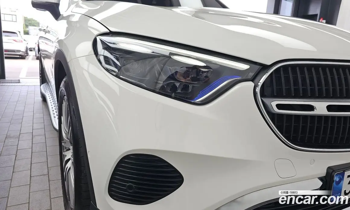 Mercedes-Benz GLC-Class 2024 2.0 автомат (гидро), фото 8