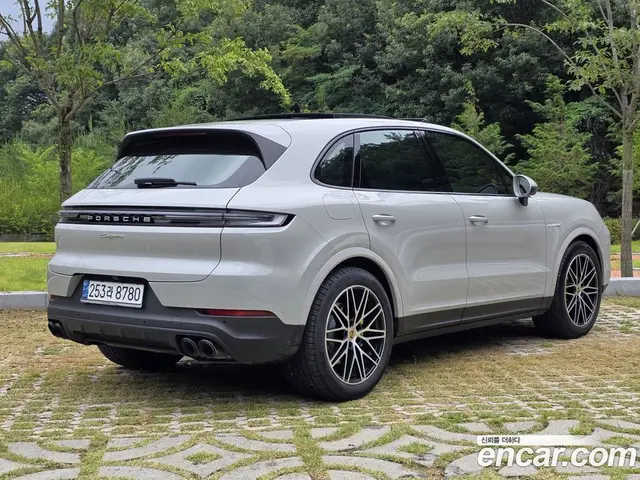 Porsche Cayenne 2024 3.0 автомат (гидро), миниатюра 5