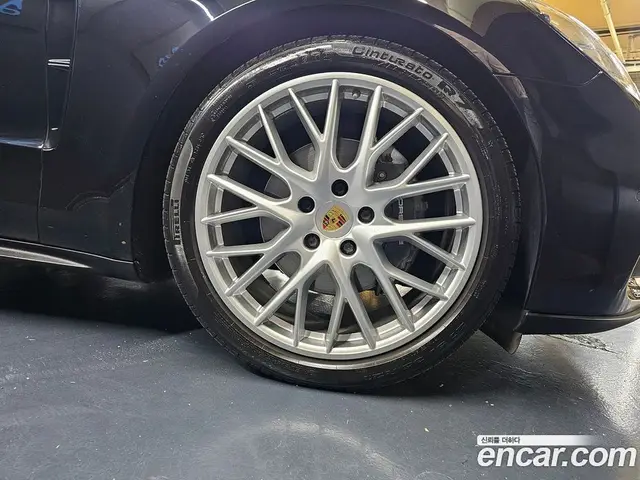 Porsche Panamera 2018 3.0 автомат (гидро), миниатюра 5 Porsche Panamera 2018 3.0 автомат (гидро), миниатюра 5