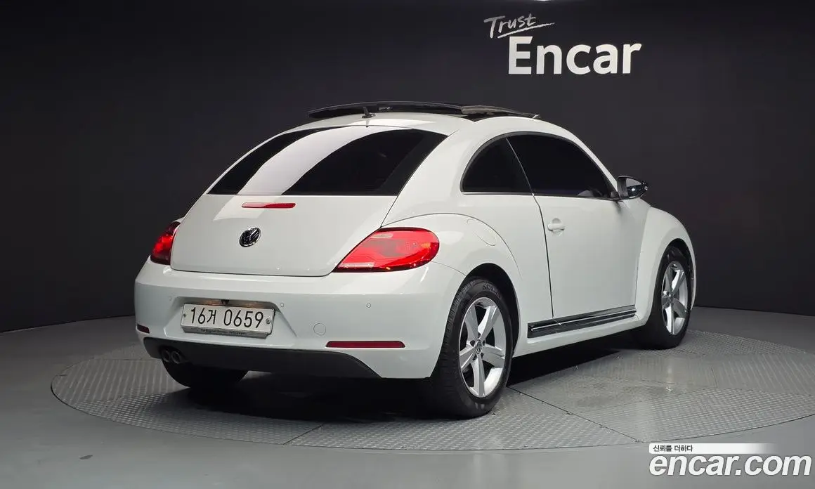 Volkswagen Beatle 2016 2.0 автомат (гидро), фото 2 Volkswagen Beatle 2016 2.0 автомат (гидро), фото 2