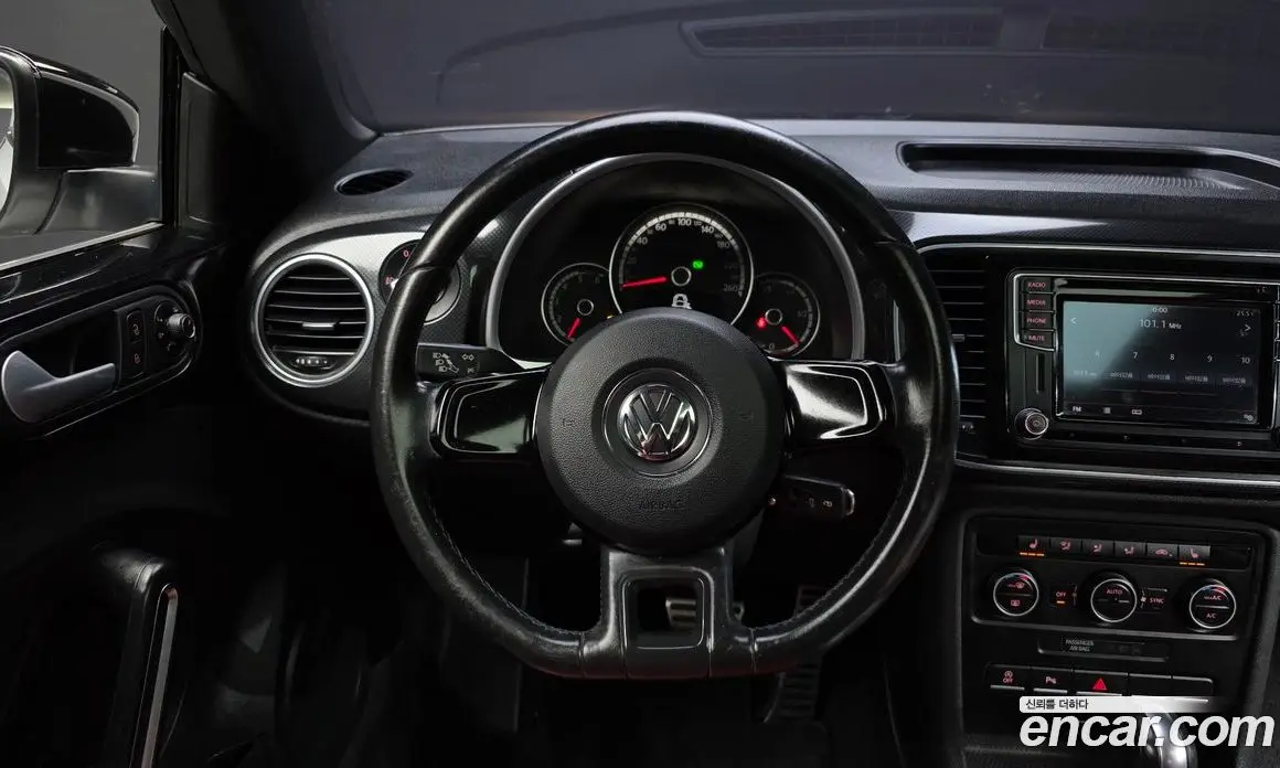 Volkswagen Beatle 2016 2.0 автомат (гидро), фото 13 Volkswagen Beatle 2016 2.0 автомат (гидро), фото 13