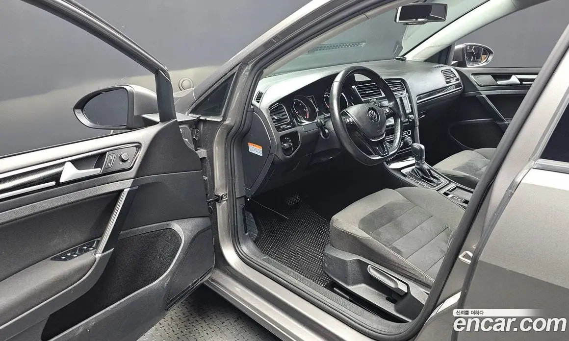 Volkswagen Golf 2016 2.0 автомат (гидро), фото 10 Volkswagen Golf 2016 2.0 автомат (гидро), фото 10