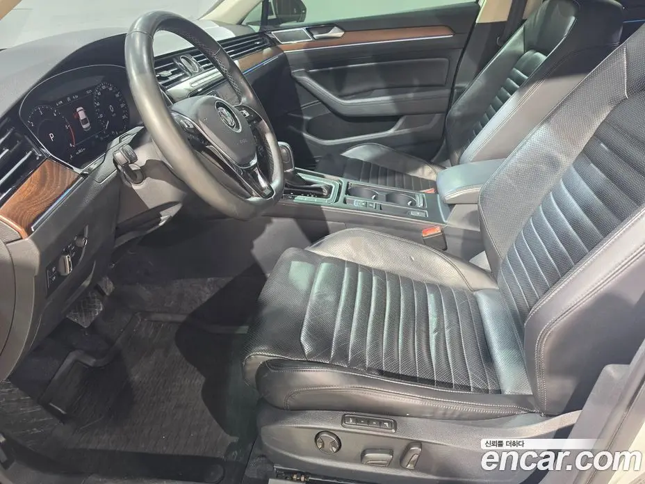 Volkswagen Passat 2018 2.0 автомат (гидро), фото 12 Volkswagen Passat 2018 2.0 автомат (гидро), фото 12