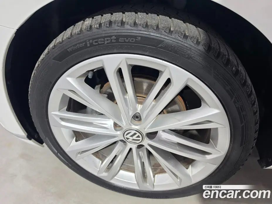 Volkswagen Passat 2018 2.0 автомат (гидро), фото 20 Volkswagen Passat 2018 2.0 автомат (гидро), фото 20