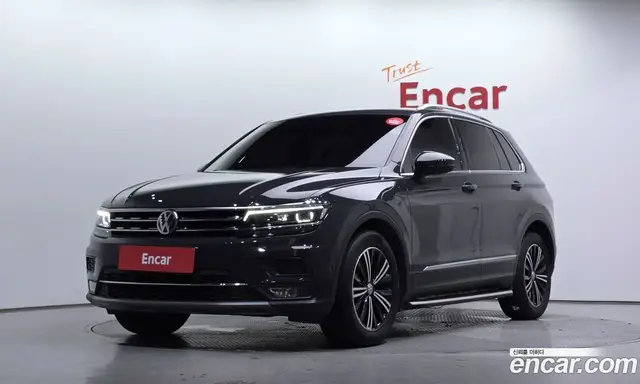 Volkswagen Tiguan 2020 2.0 автомат (гидро), миниатюра 1 Volkswagen Tiguan 2020 2.0 автомат (гидро), миниатюра 1